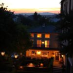 Gdzie nocować na city break poza sezonem: jak wybrać komfortowe i spokojne zakwaterowanie z dala od tłumów