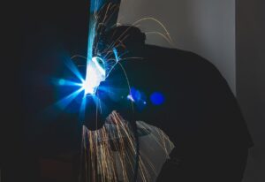 Elektrody do zgrzewania punktowego: jak dobrać materiał i kształt do trwałych połączeń metalowych